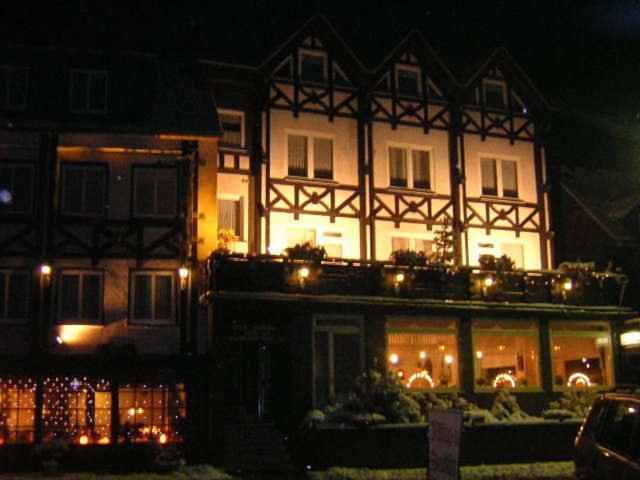 Hotel Zur Winzergenossenschaft Ernst Exterior photo